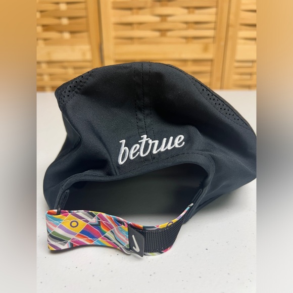 Nike Black running hat with Rainbow Logo - Picture 2 of 4